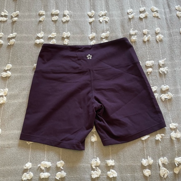 Women’s Active Bike Shorts - Picture 2 of 4